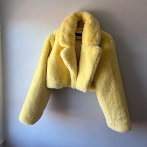 FAUX FUR YELLOW CROPPED COAT💛🐝